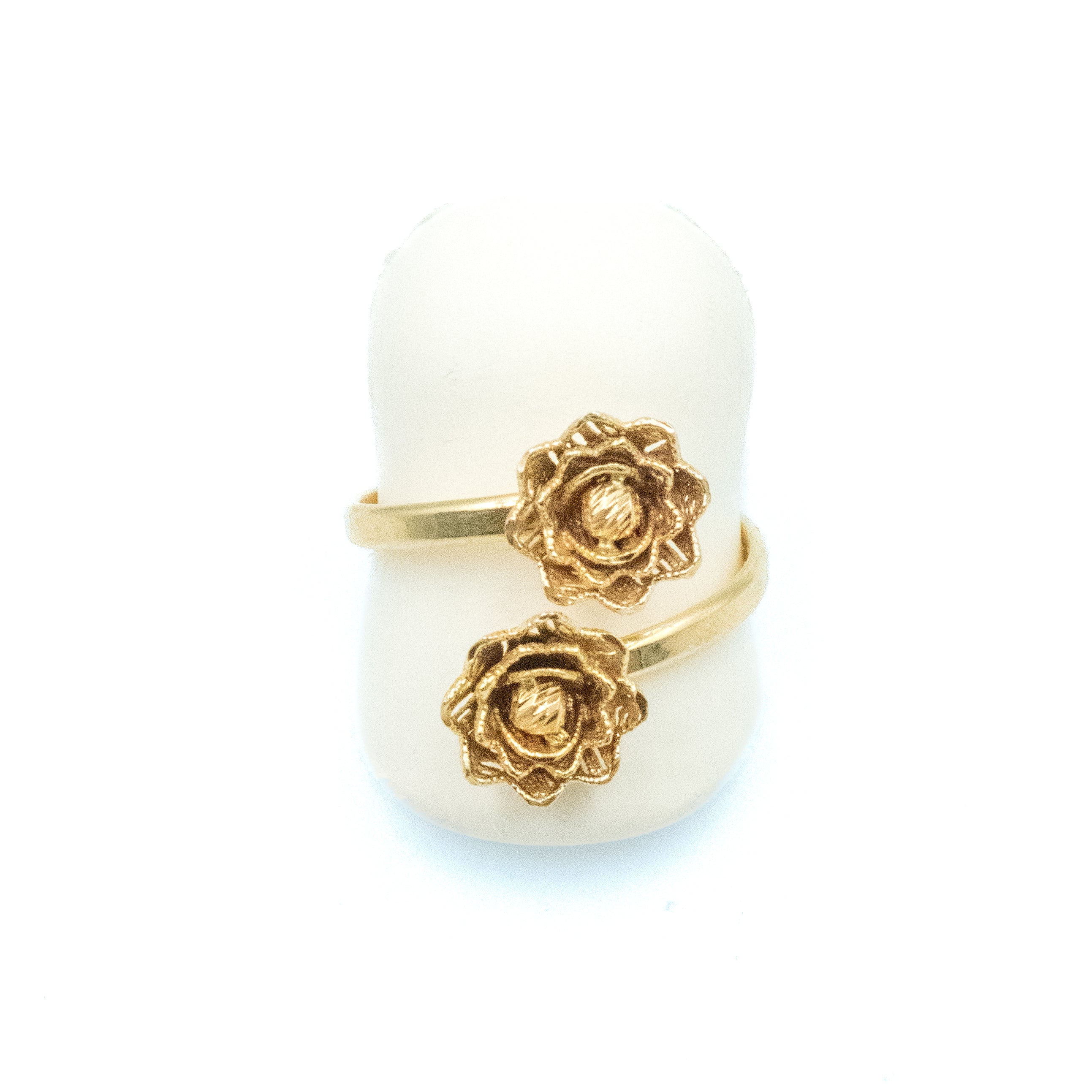 ANILLO CON FLORES ORO 14K